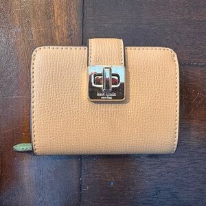 Kate Spade Card Wallet Tan and Green with Gold Clasp